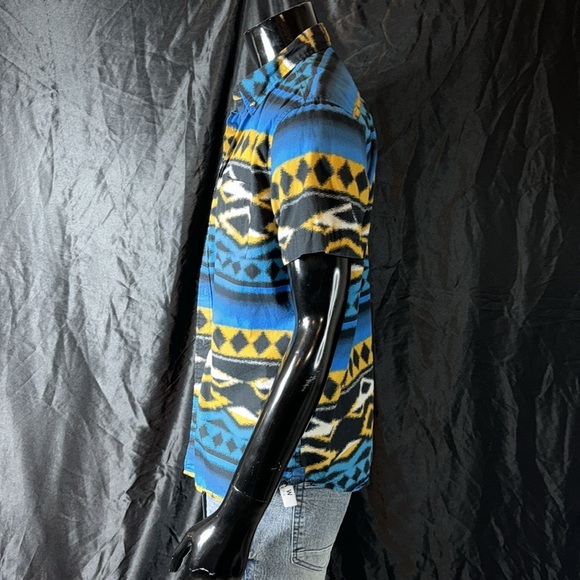 Men Tribal Afro Inspire Print Button Up - Picture 5 of 7